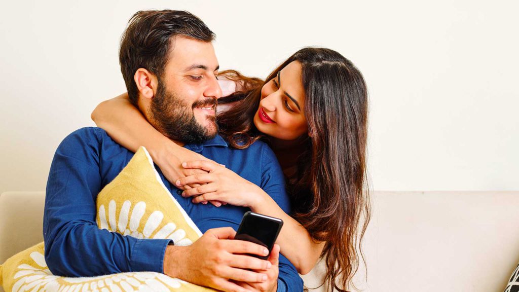 hotel booking rules for unmarried couples